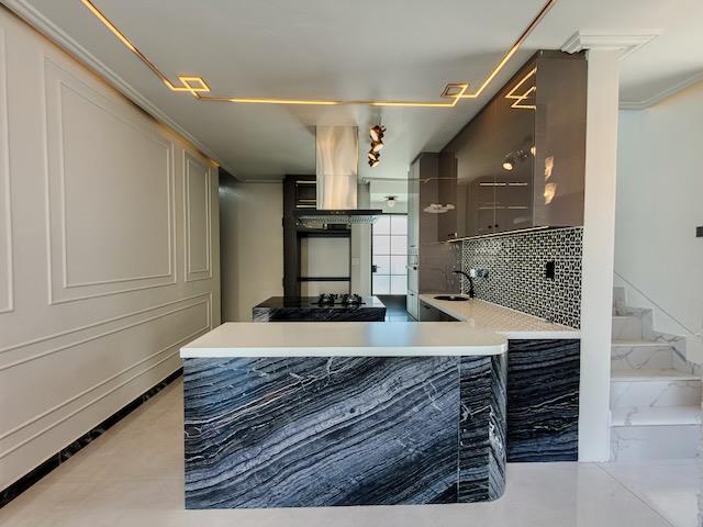 6 Bedroom Property for Sale in Sandown Western Cape